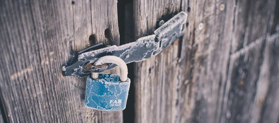 Gestire risorse private in una applicazione Laravel cover image